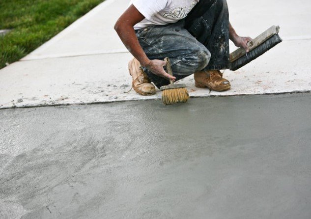 Maintaining-Your-Sealed-Driveway